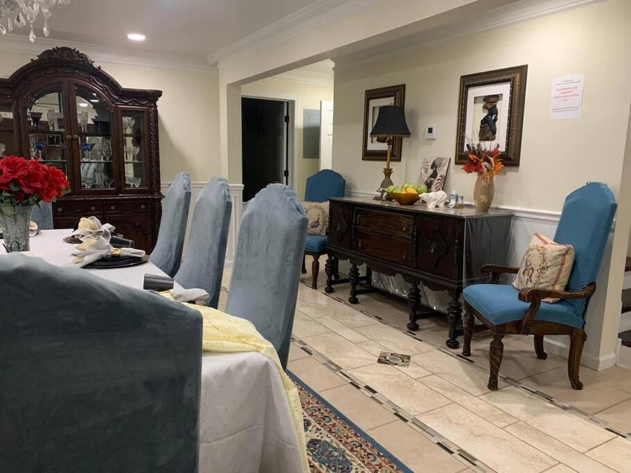 Entire Apartment Suite Family Singles Couples Nurses Dinners Business Meetings ลิโธเนีย ภายนอก รูปภาพ