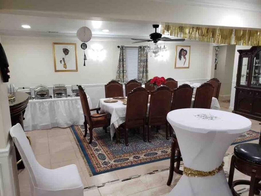 Entire Apartment Suite Family Singles Couples Nurses Dinners Business Meetings ลิโธเนีย ภายนอก รูปภาพ